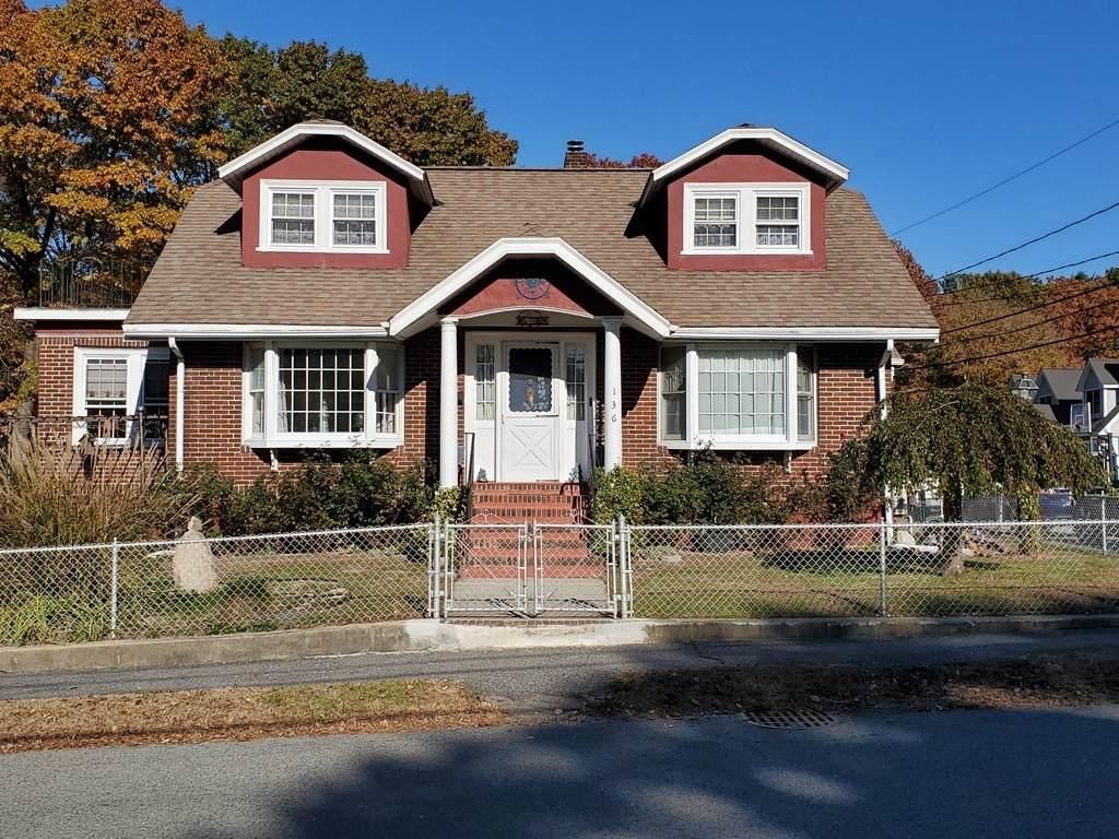 136 Howe St - Photo 1