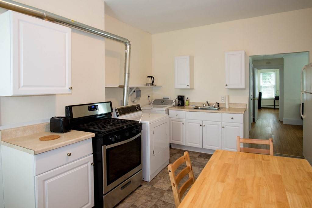 42 Everett - Photo 1