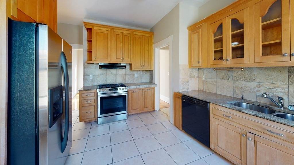 194 Boylston St - Photo 1