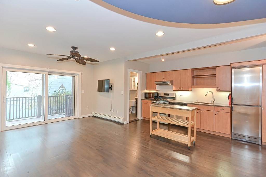 62 Hurley St - Photo 1