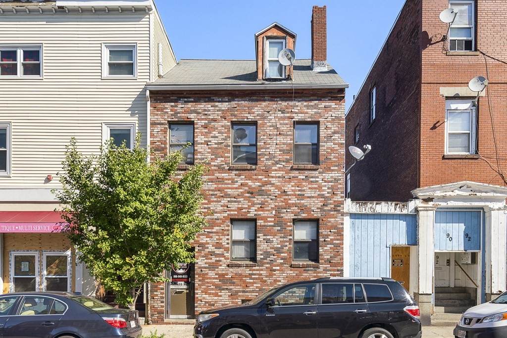 88 Maverick St - Photo 1