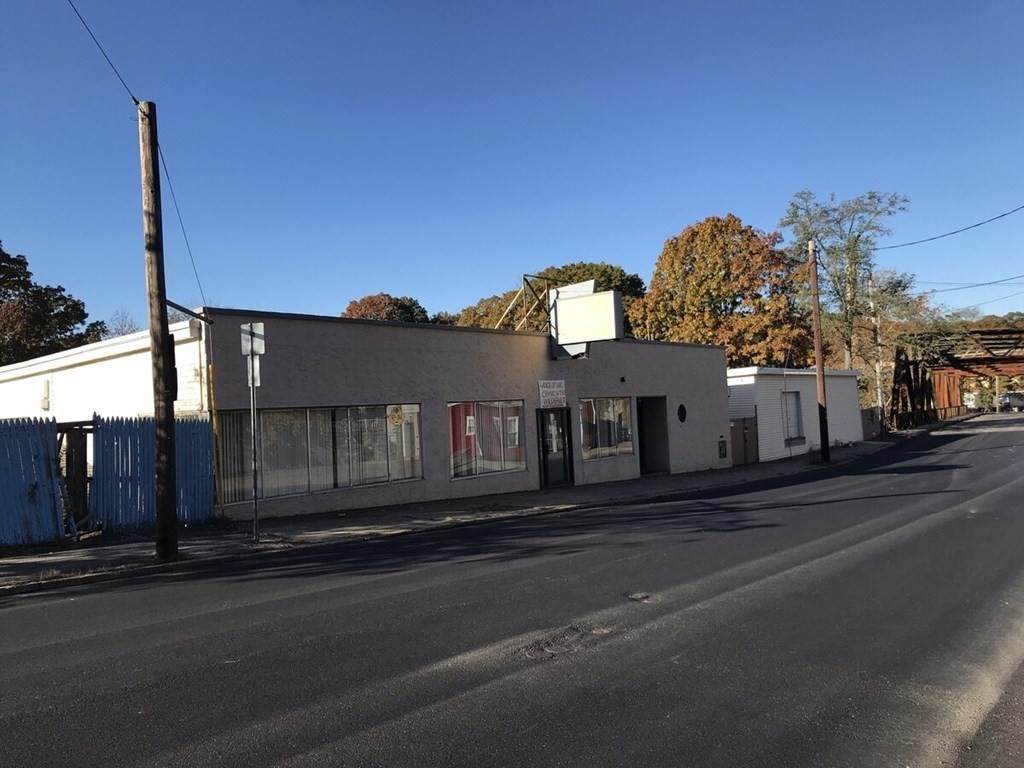 632 River St - Photo 1
