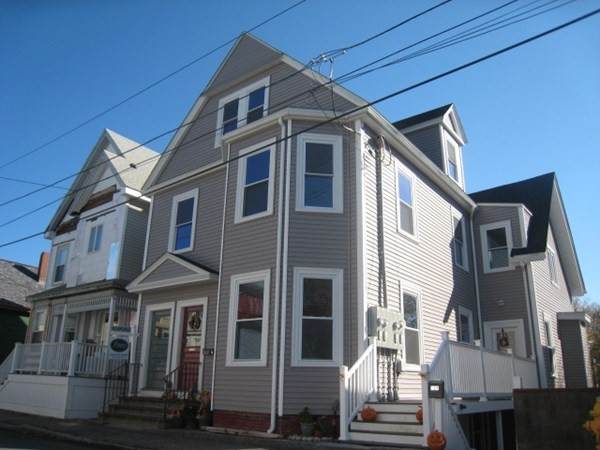 16 Washington Square - Photo 1