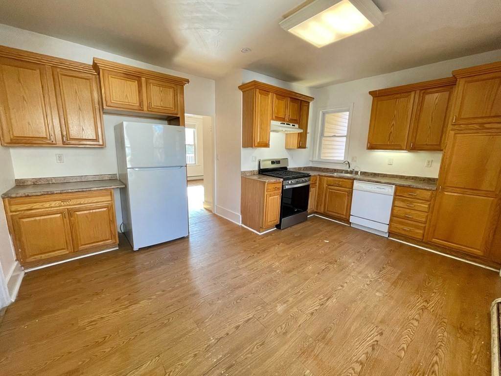 90 Pierce St - Photo 1