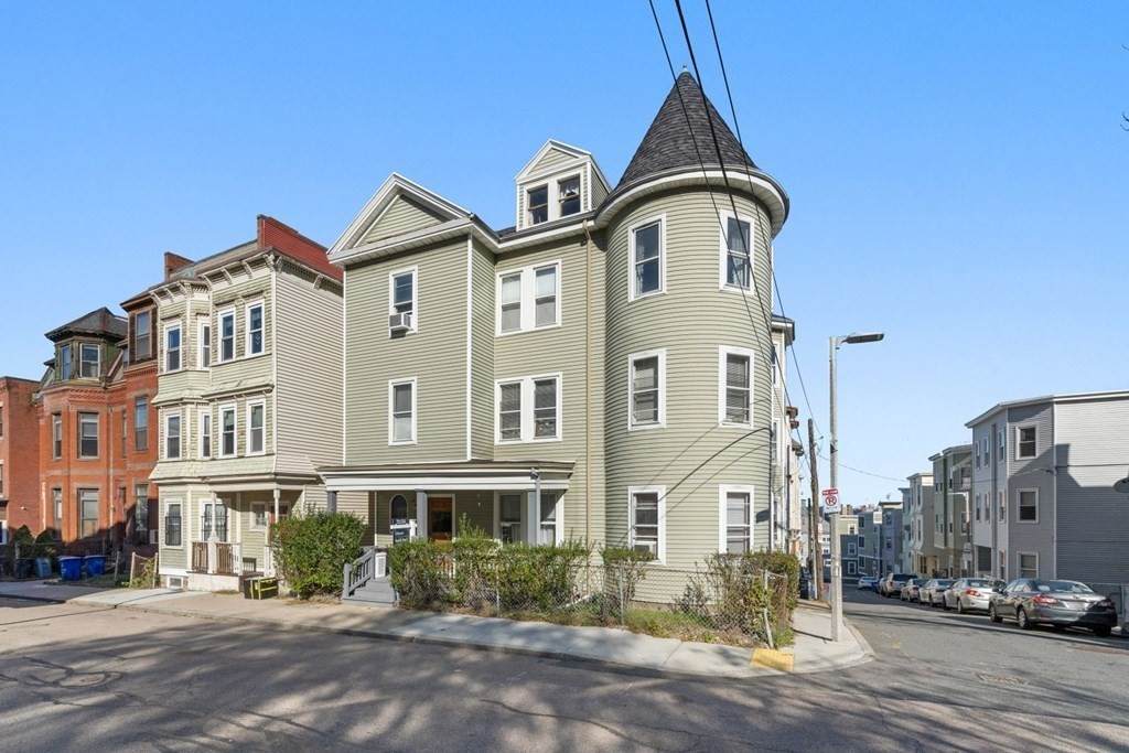 141 Hillside St - Photo 1