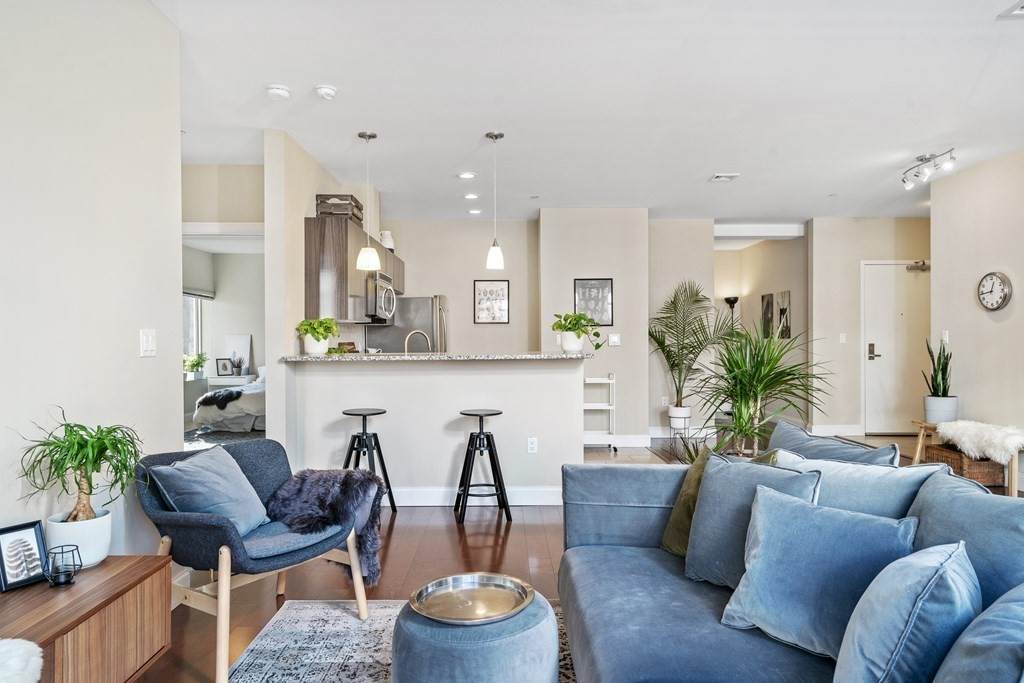 11 West Broadway - Photo 1