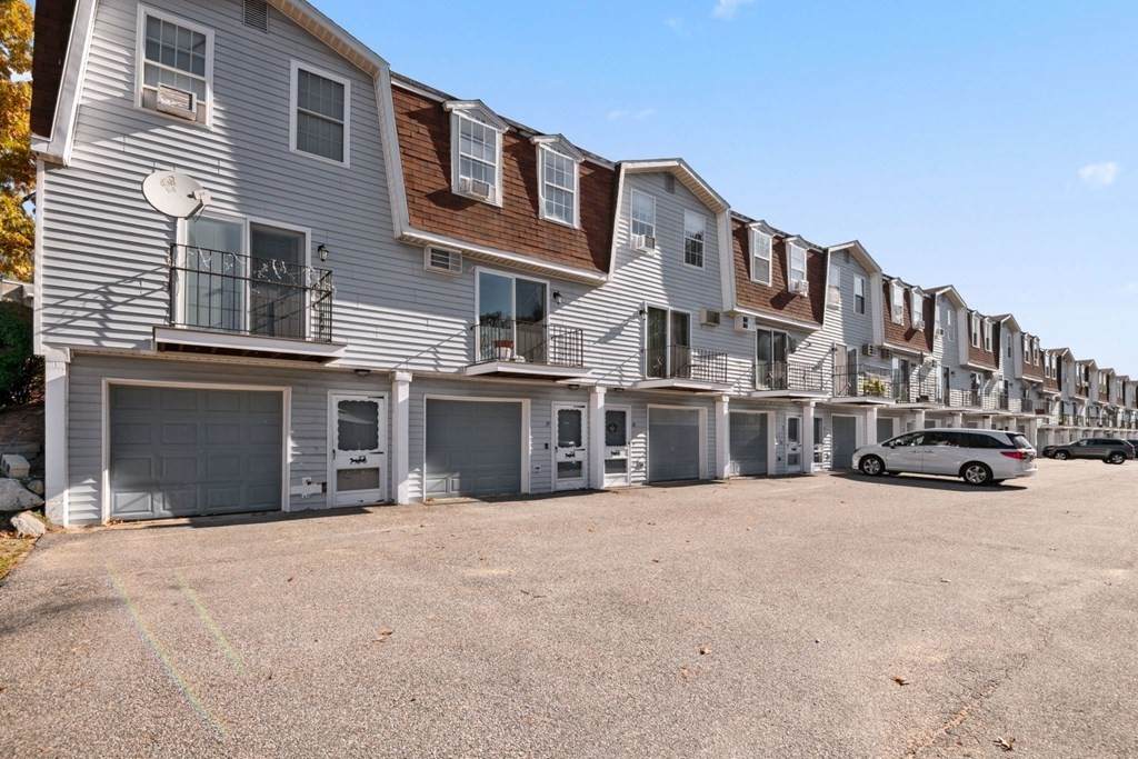 1271 Pawtucket Blvd - Photo 1