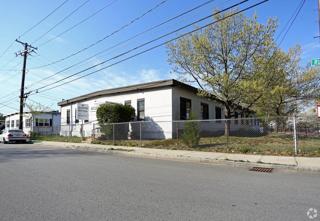 81 Rumford Ave - Photo 1