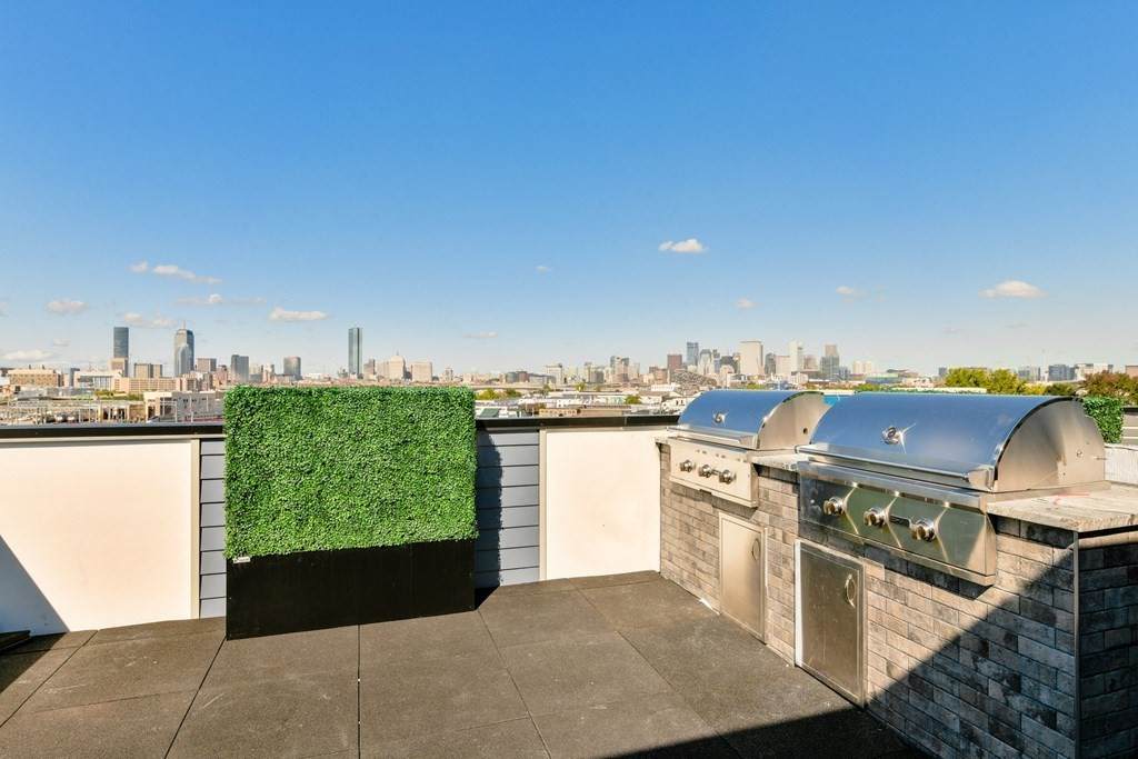 400 Dorchester - Photo 1