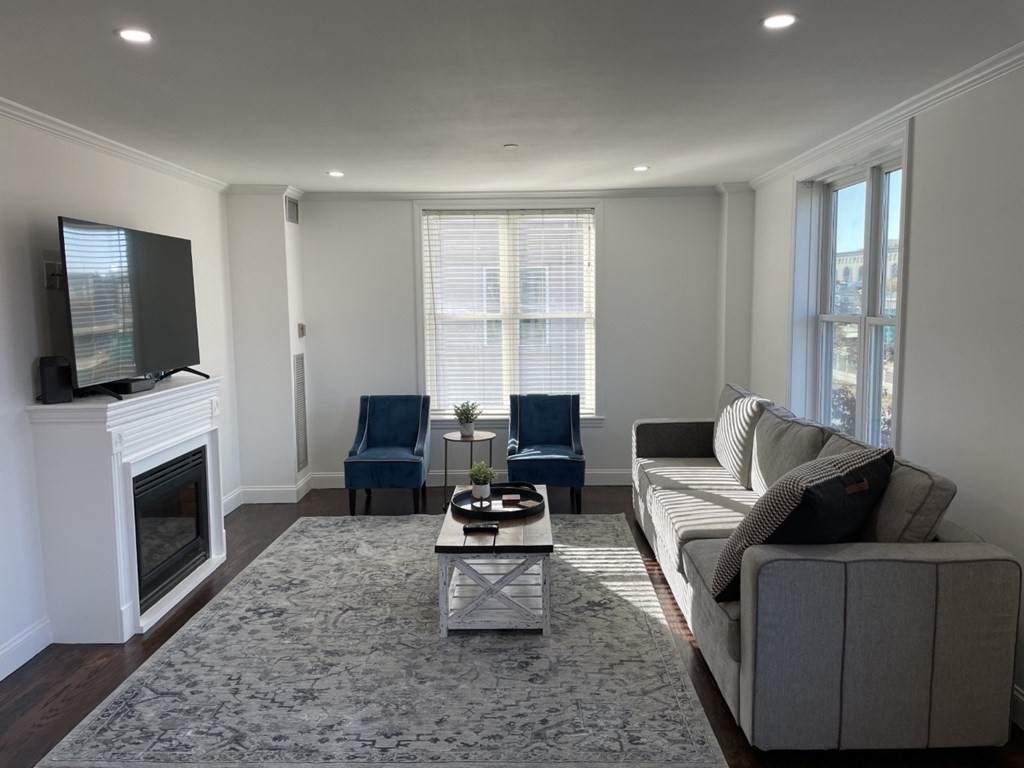 73 Chelsea St - Photo 1