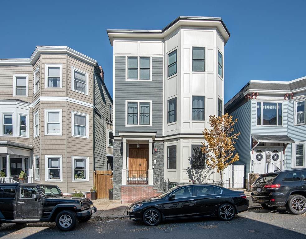 642 E 3rd St - Photo 1