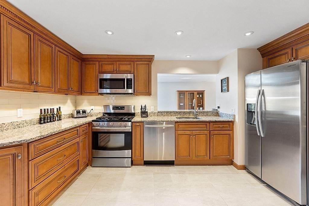 48 Eaton Court - Photo 1