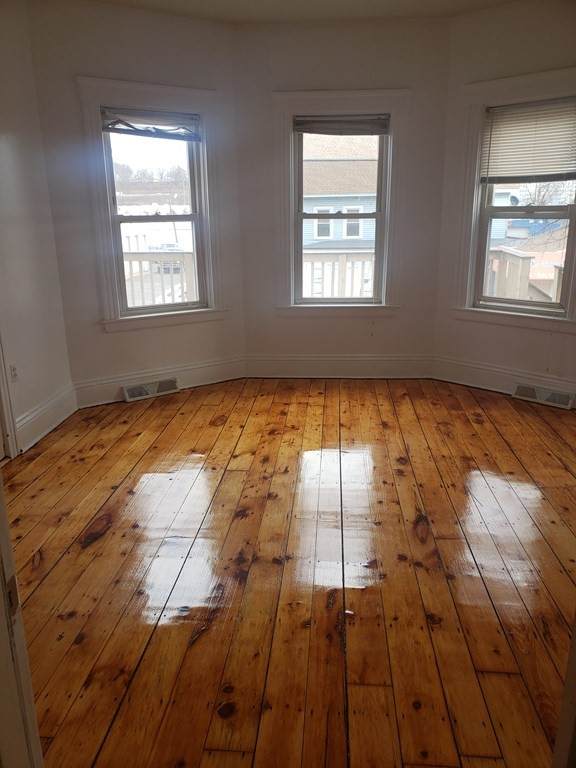 87 W Boylston St - Photo 1