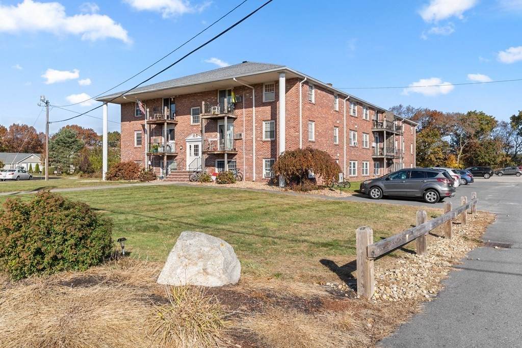 18 Woodman Way - Photo 1