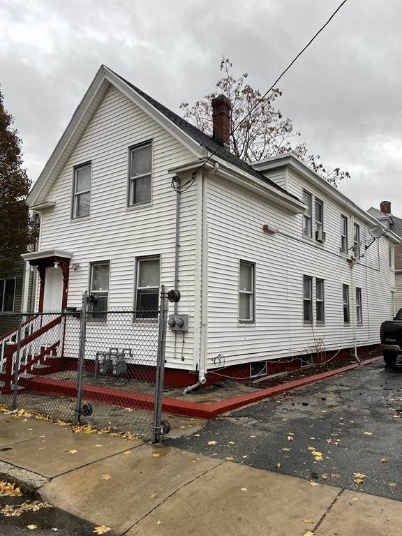 19 Hall St - Photo 1