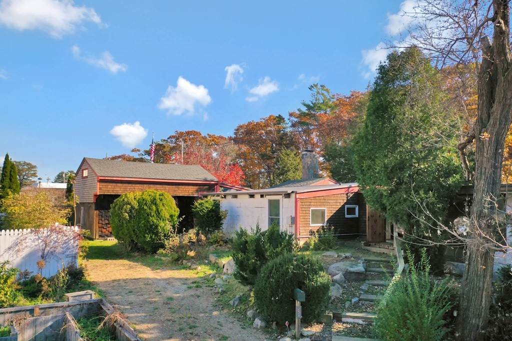 251 Main St - Photo 1
