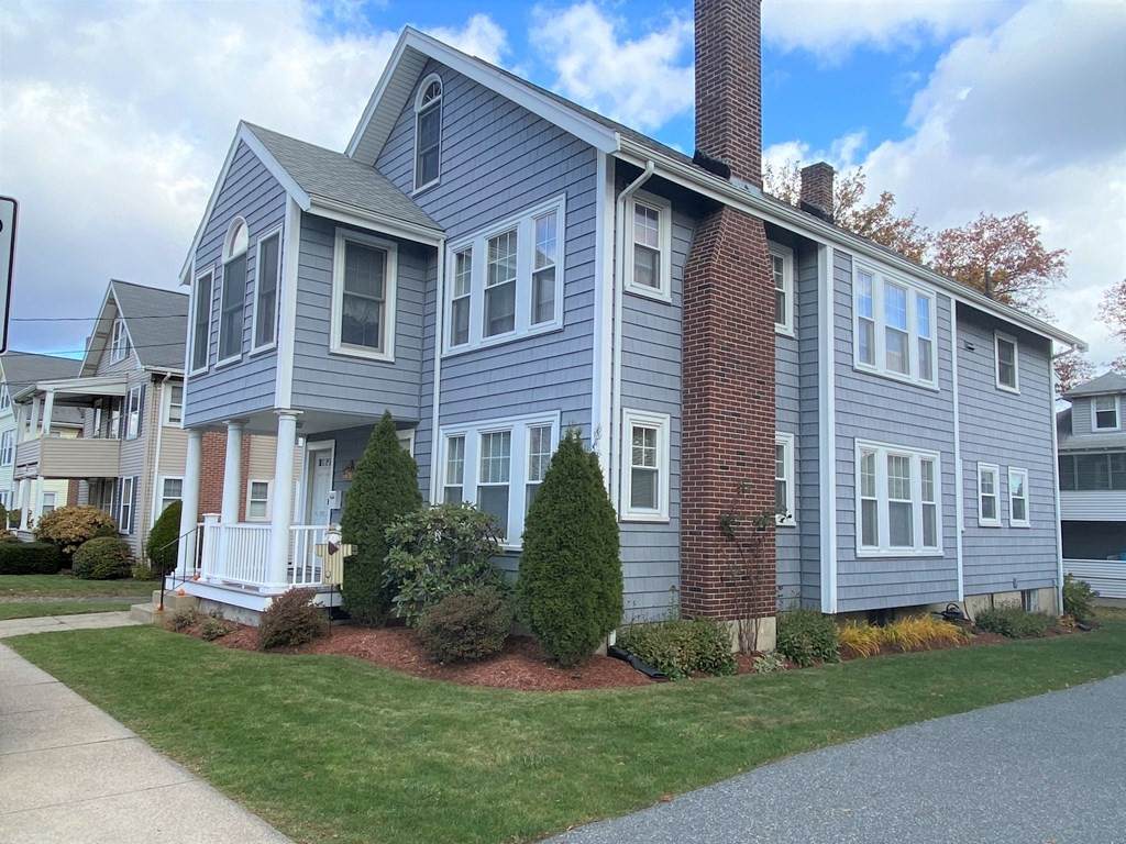 592-594 School Street - Photo 1