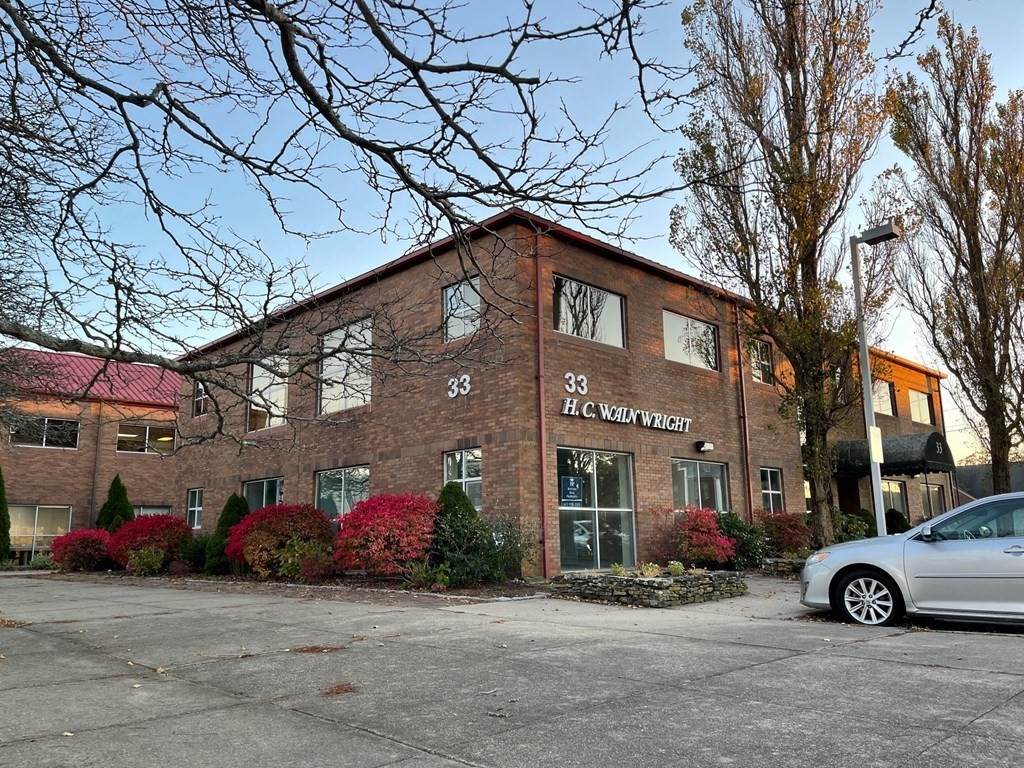33 Bassett Lane - Photo 1