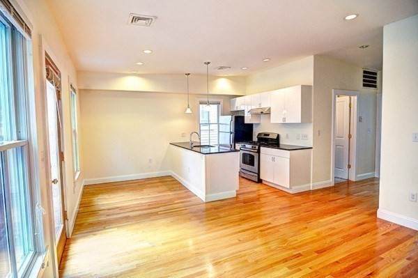 365 Sumner - Photo 1