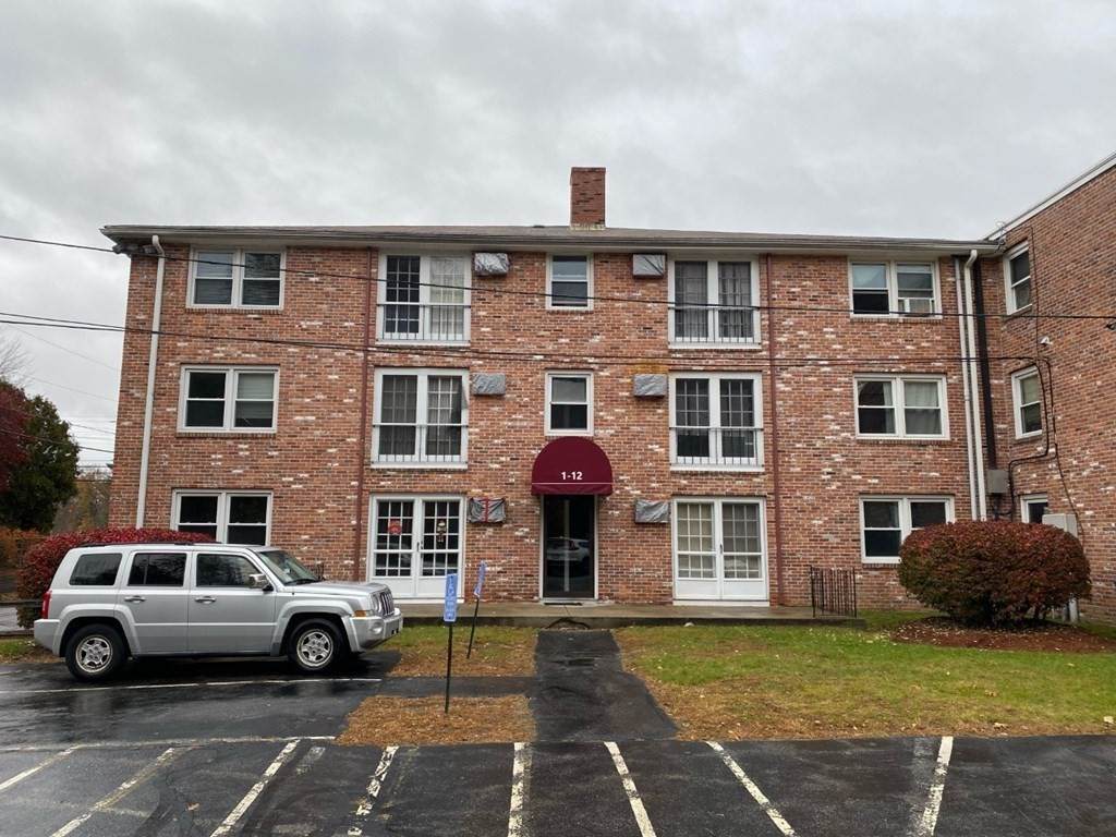 174 Tyngsboro - Photo 1
