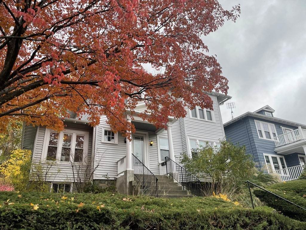 116 Columbia - Photo 1