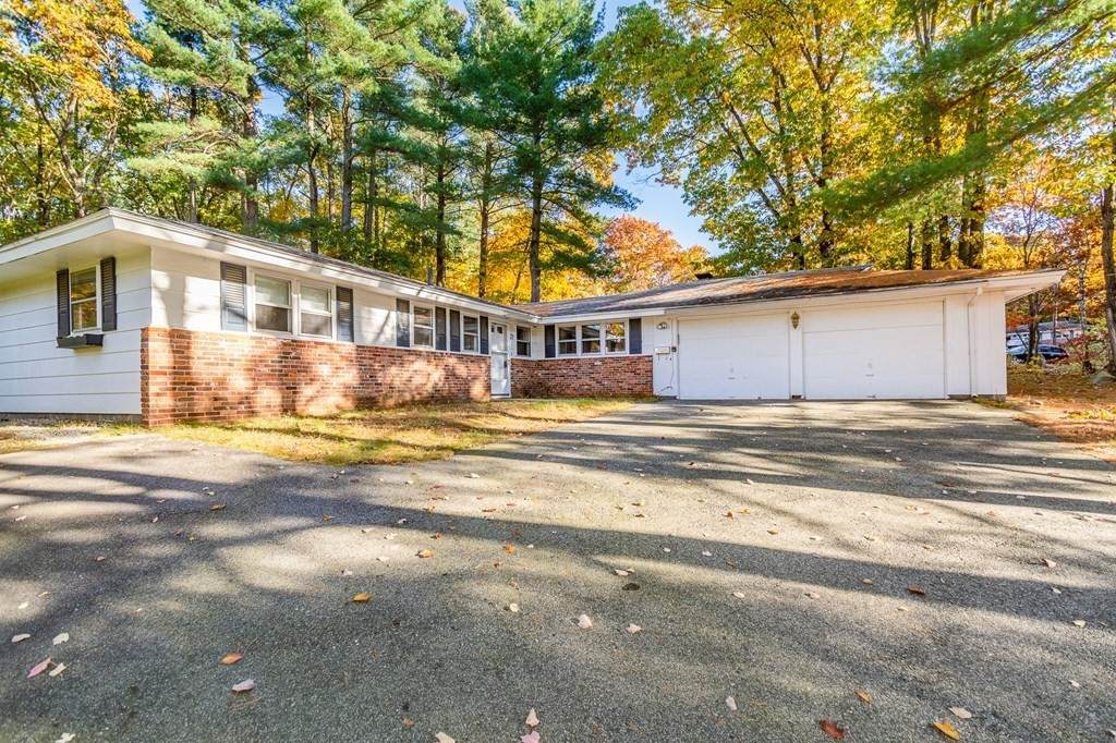 27 Ruthellen Road - Photo 1