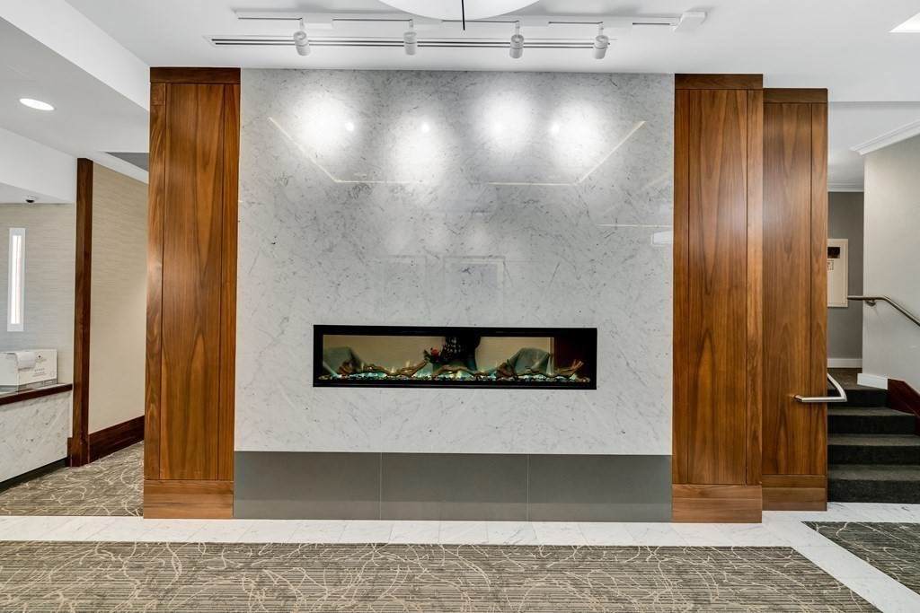 8 Whittier Place - Photo 1