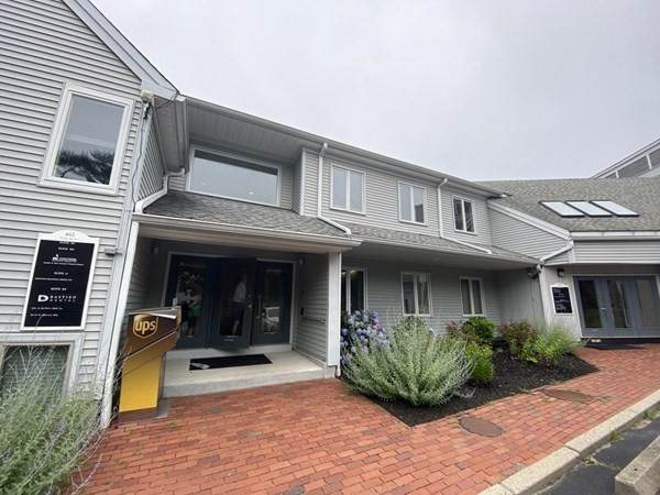 462 Plain St - Photo 1