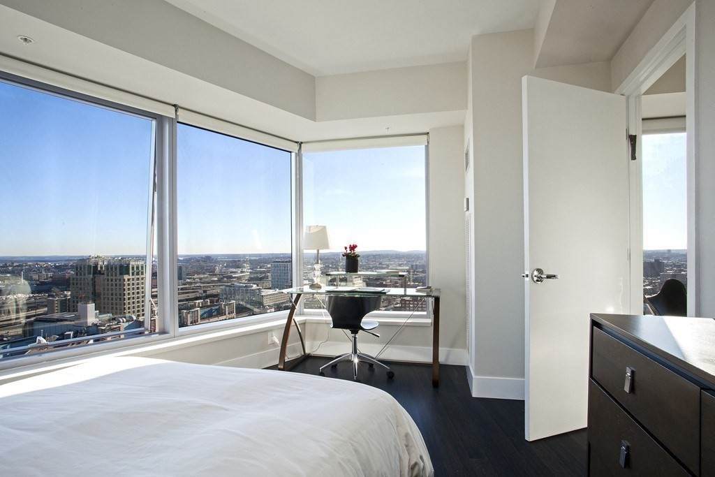 110 Stuart - Photo 1