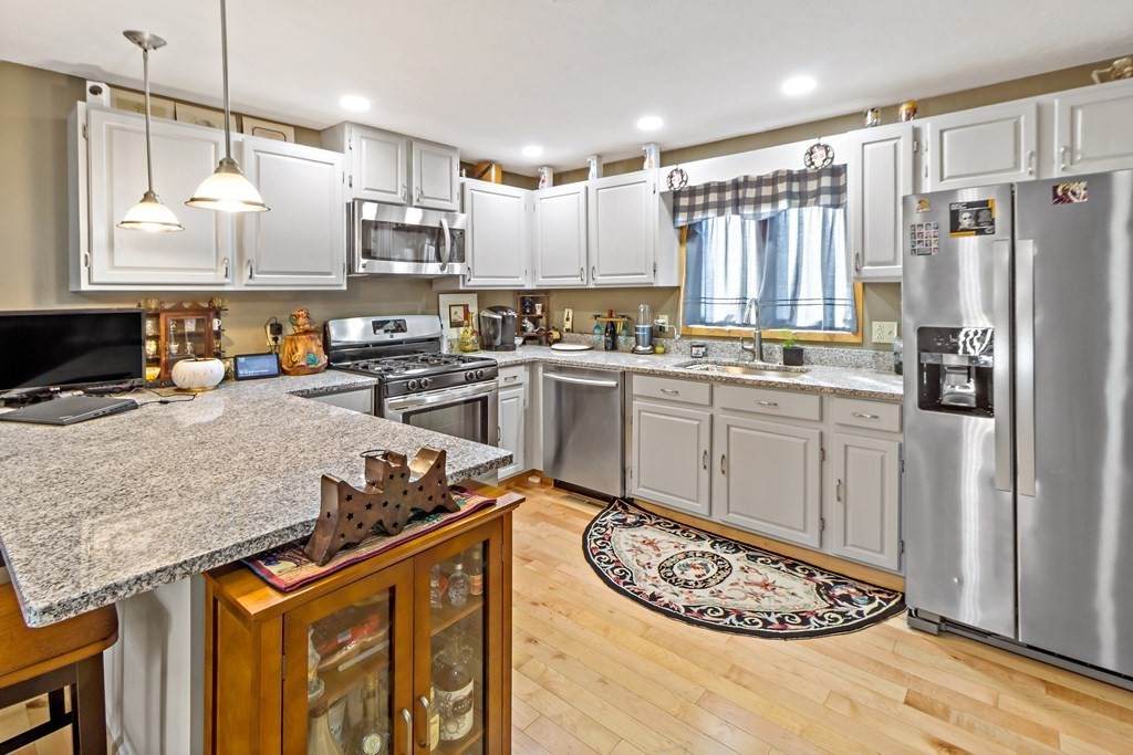 120 Lewin St - Photo 1