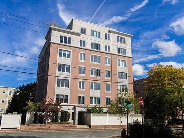 369 Franklin St - Photo 1