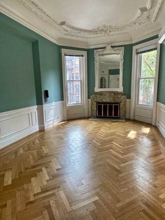 232 Commonwealth - Photo 1