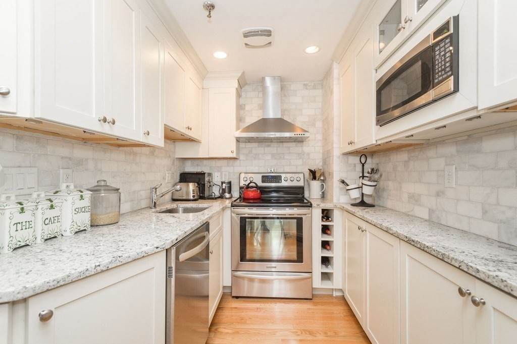 246 Marlborough St - Photo 1