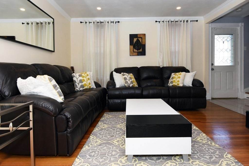 109 Moreland St - Photo 1