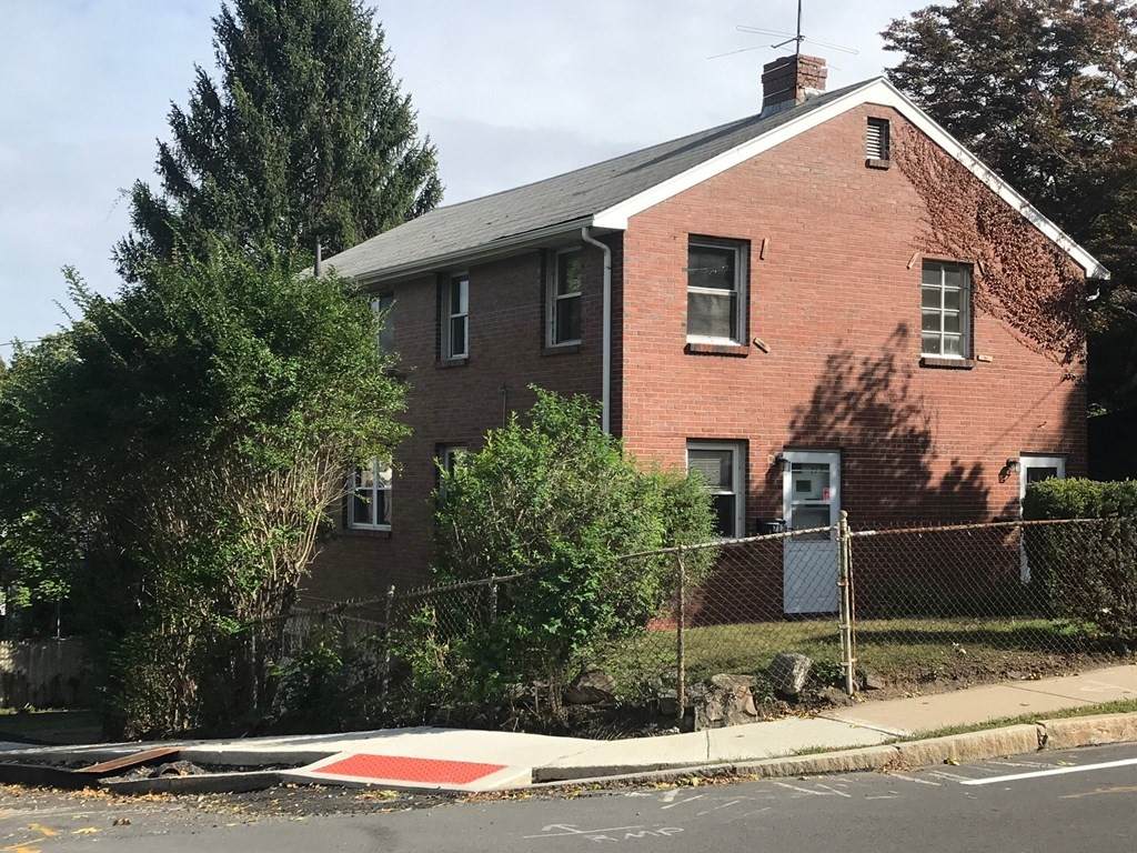 713 Belmont Street - Photo 1