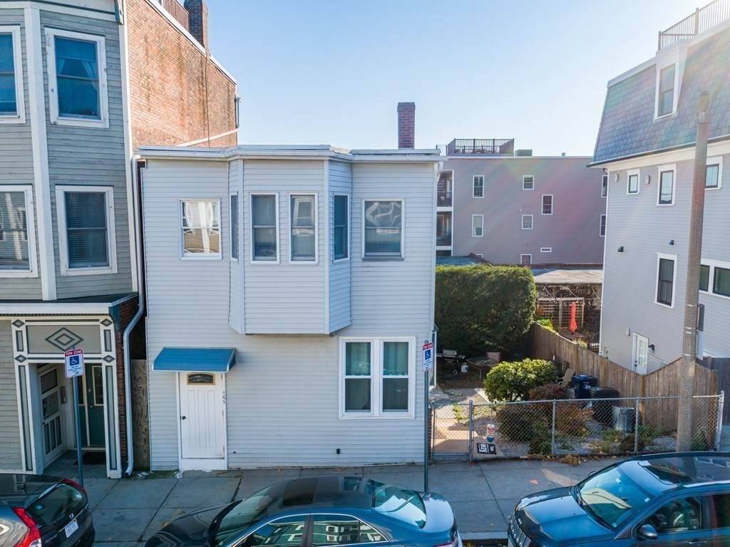 465 East 8th - Photo 1