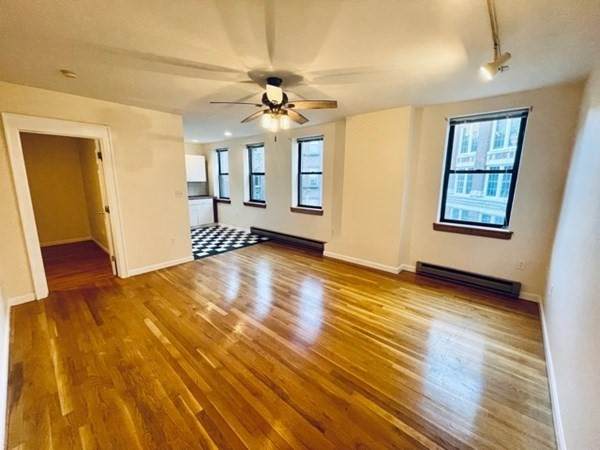 13 Thacher St - Photo 1