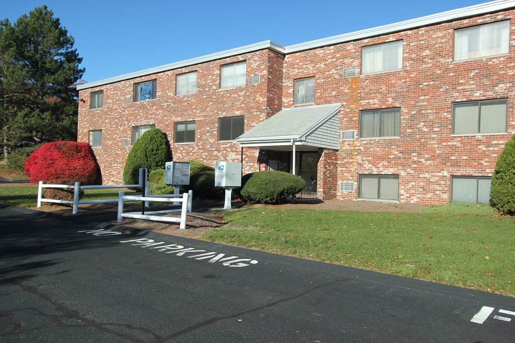 67 Milliken Ave - Photo 1