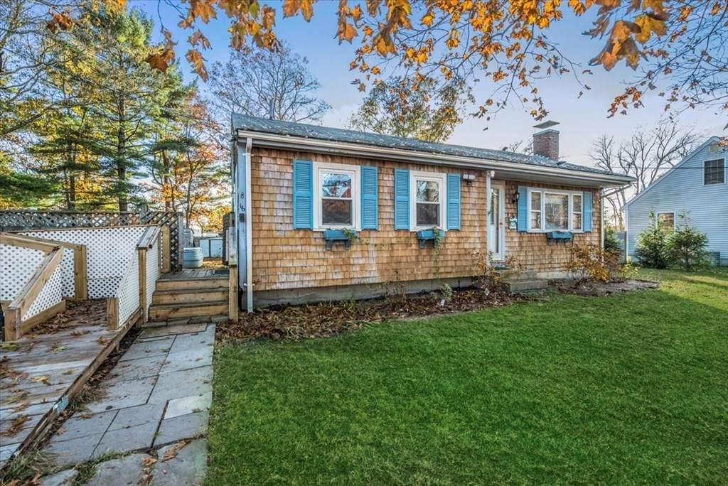 16 Spruce St - Photo 1