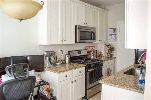 1633 Commonwealth Ave - Photo 1