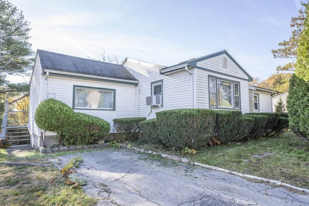 139 E Ashland St - Photo 1