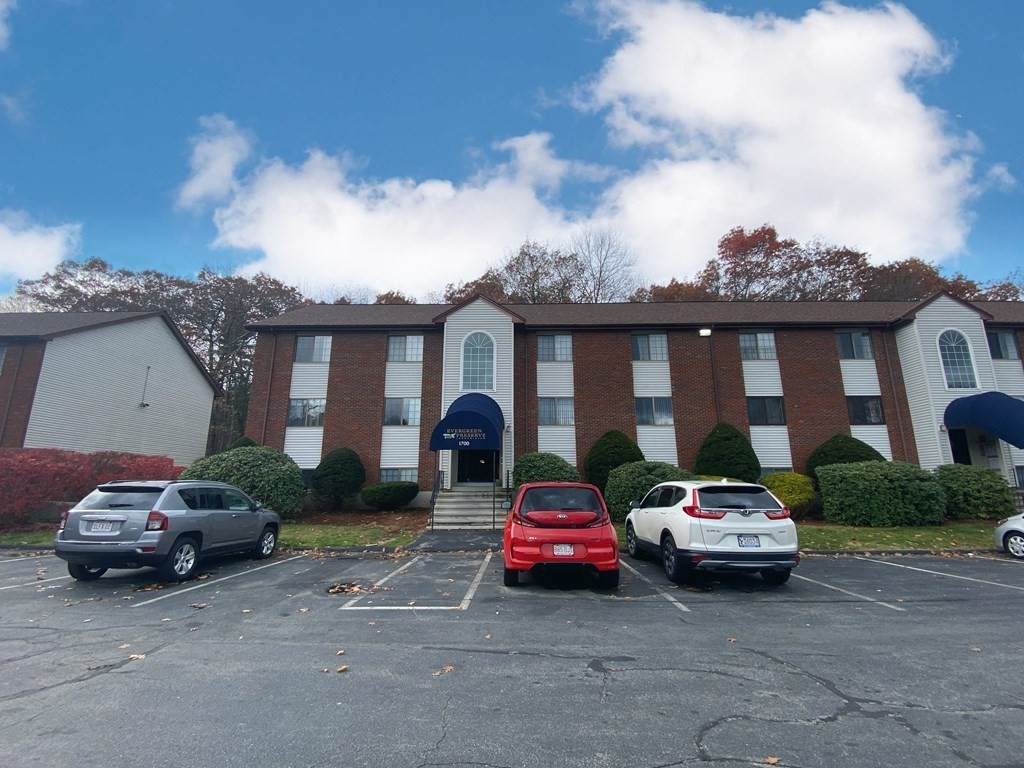 1700 Skyline Dr - Photo 1