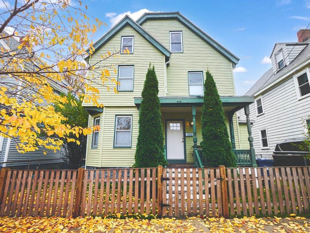 44 Round Hill St - Photo 1