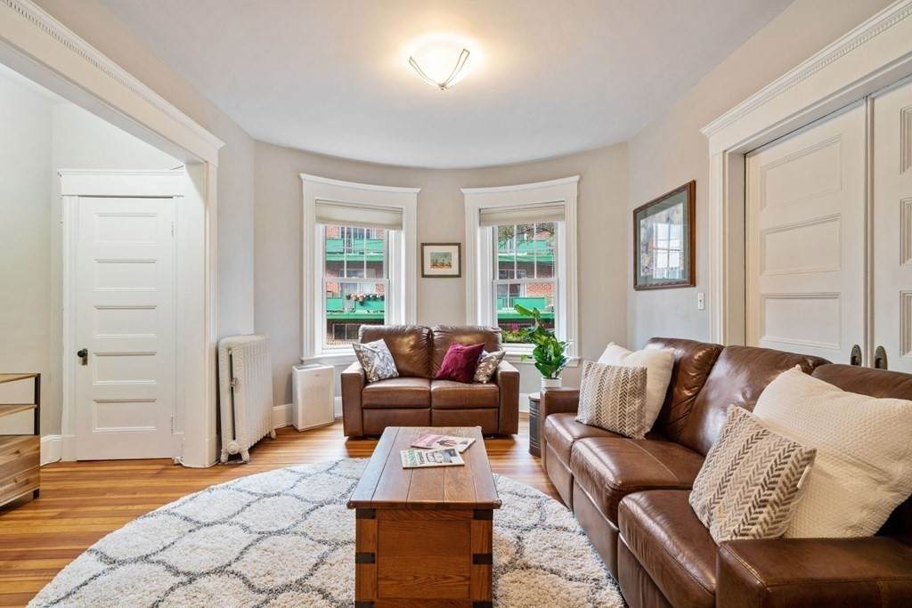 21 Grovenor Road - Photo 1
