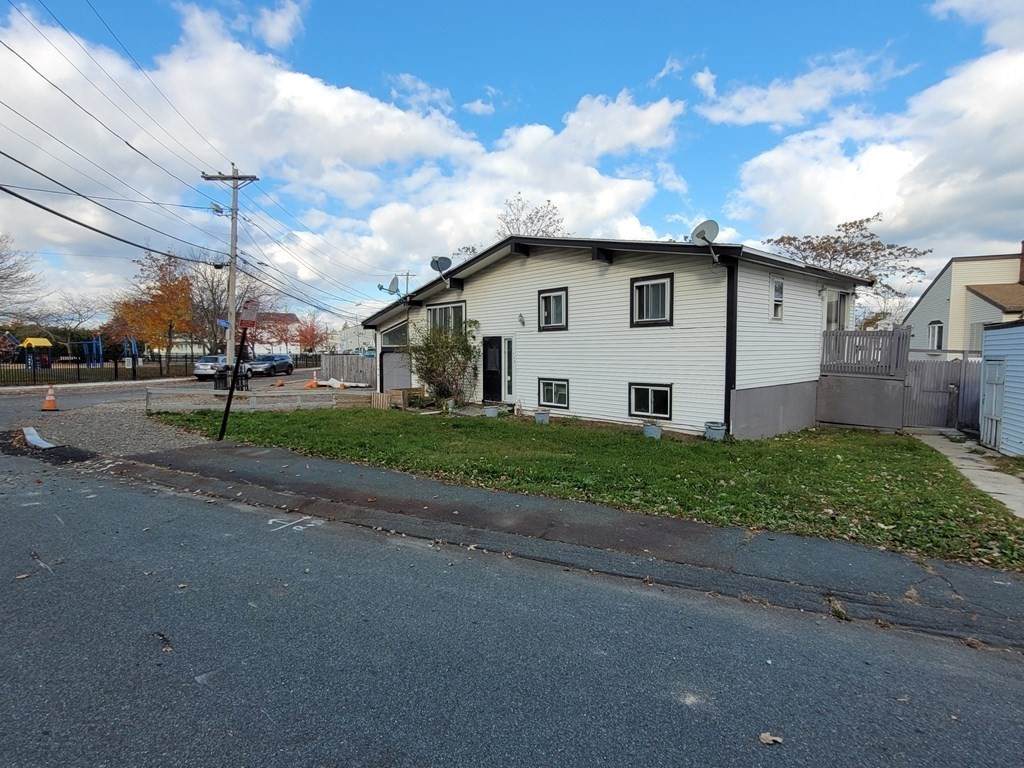 152 Dolphin Ave - Photo 1
