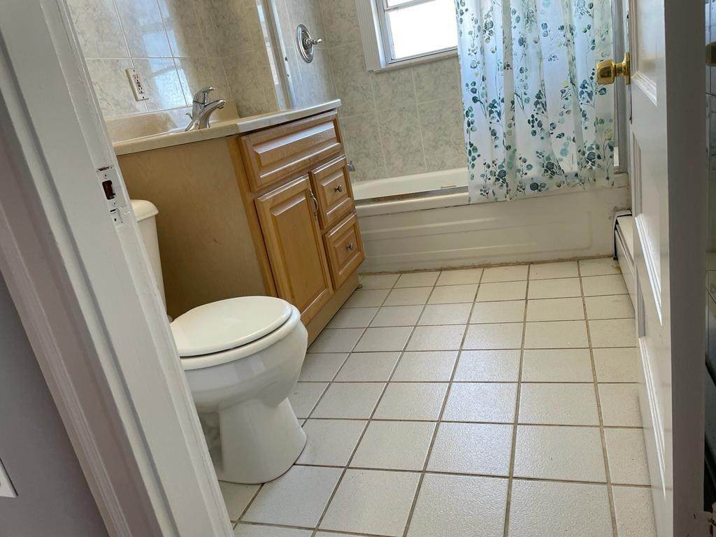 83 Neptune St - Photo 1