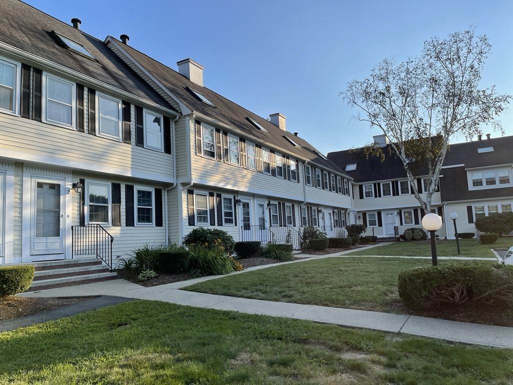 453 Turnpike St - Photo 1
