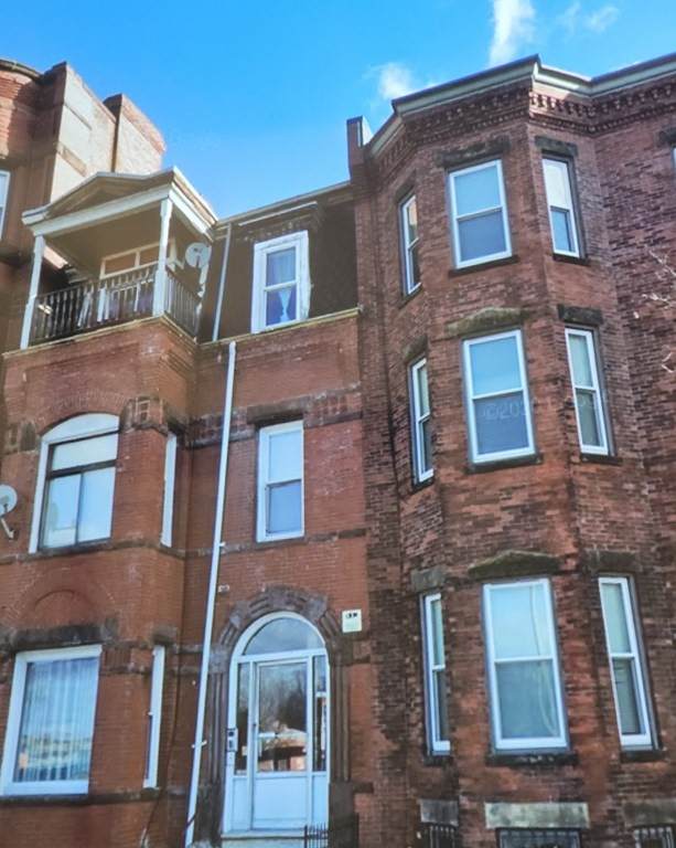 314 Warren Street - Photo 1