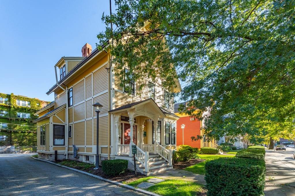 9 Mellen Street - Photo 1