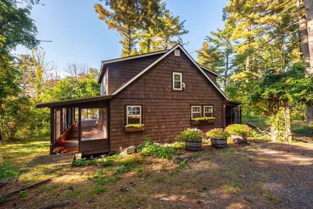 8 Andrews Ct - Photo 1